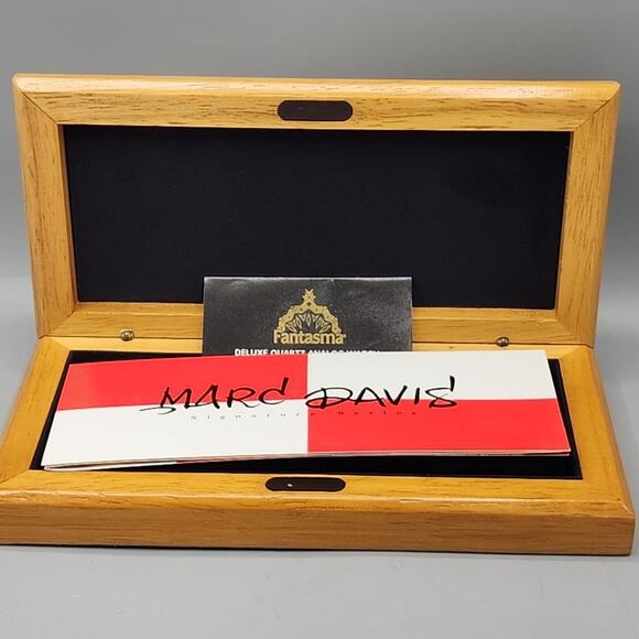 Rare Vintage Marc Davis Signature Series Cruella DeVil Disnry Watch 1095/5000 main image 13